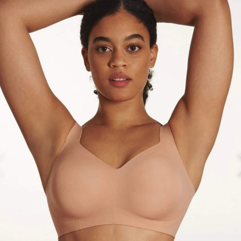 NWT Evelyn & Bobbie Beyond Bra in Himalayan Salt- Size Medium